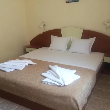 Family Dramchev Pensión Nesebar